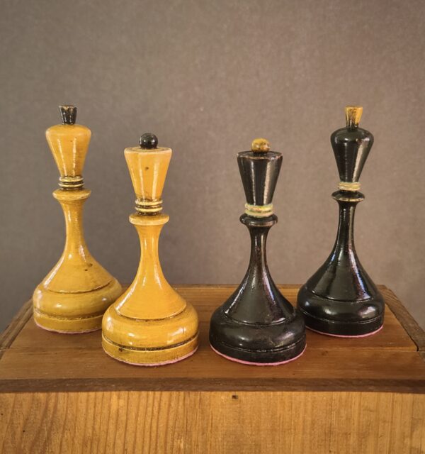 Cupri Columni (Copper Necks); Soviet Botvinnik-Flohr (BFII) Tournament Chess Set, c.1950-1960 - Image 3