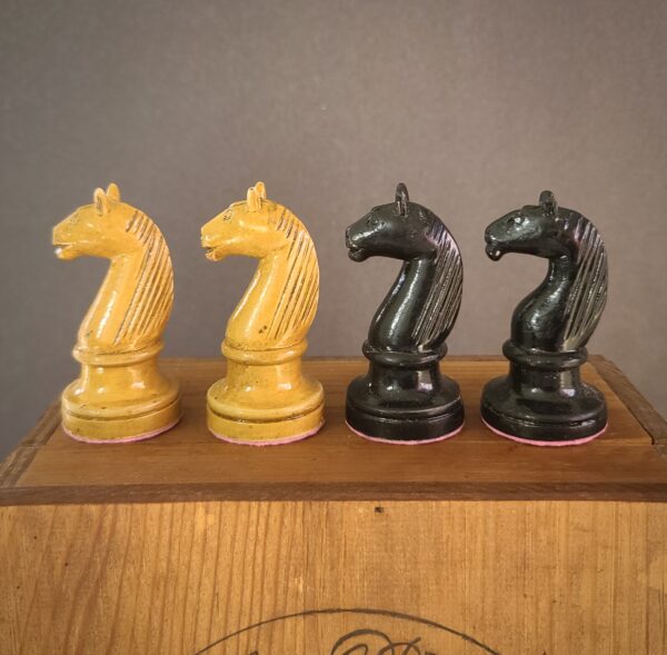 Cupri Columni (Copper Necks); Soviet Botvinnik-Flohr (BFII) Tournament Chess Set, c.1950-1960 - Image 5