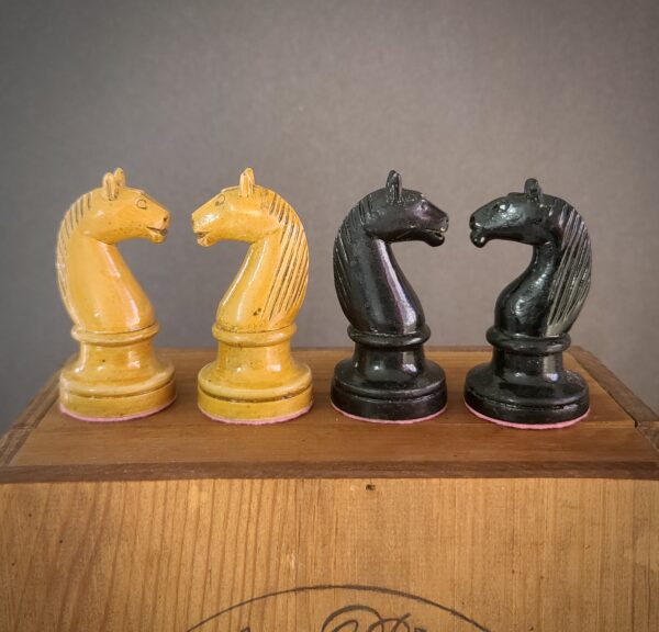 Cupri Columni (Copper Necks); Soviet Botvinnik-Flohr (BFII) Tournament Chess Set, c.1950-1960 - Image 6