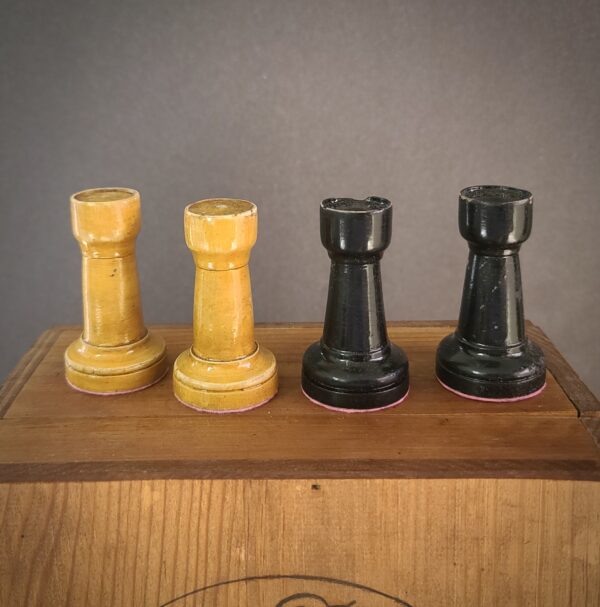 Cupri Columni (Copper Necks); Soviet Botvinnik-Flohr (BFII) Tournament Chess Set, c.1950-1960 - Image 8