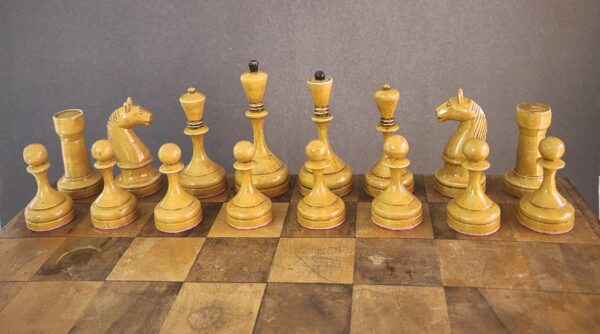 Cupri Columni (Copper Necks); Soviet Botvinnik-Flohr (BFII) Tournament Chess Set, c.1950-1960 - Image 12