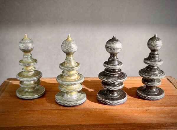 *SOLD* Alluminati: Unique ‘Tsarist Style’ Aluminium/Metal Chessmen, Soviet, c.1955 - Image 4